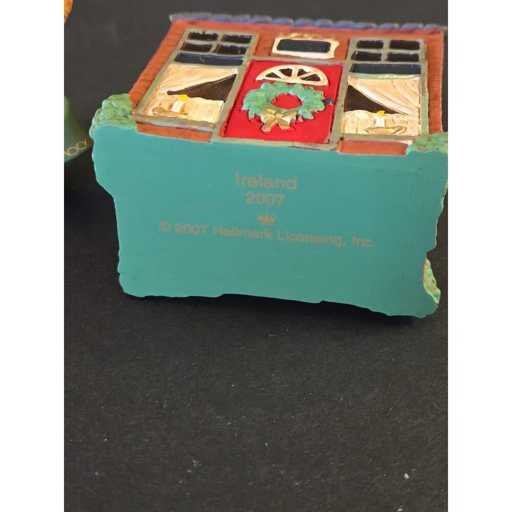 Hallmark Ireland Joy to the World Collection 2007 Keepsake Christmas Ornament